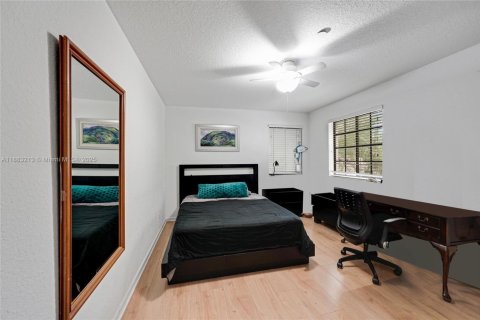 Снять в аренду таунхаус в Уэстон, Флорида 4 спальни, 166.3м2, № 1931101 - фото 15