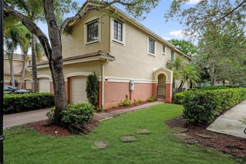 Снять в аренду таунхаус в Уэстон, Флорида 4 спальни, 166.3м2, № 1931101 - фото 25