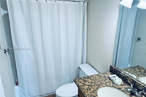 Condo in Miami, Florida, 2 bedrooms  № 2086754 - photo 15