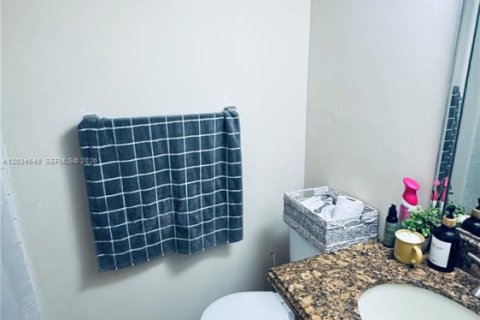 Condo in Miami, Florida, 2 bedrooms  № 2086754 - photo 19
