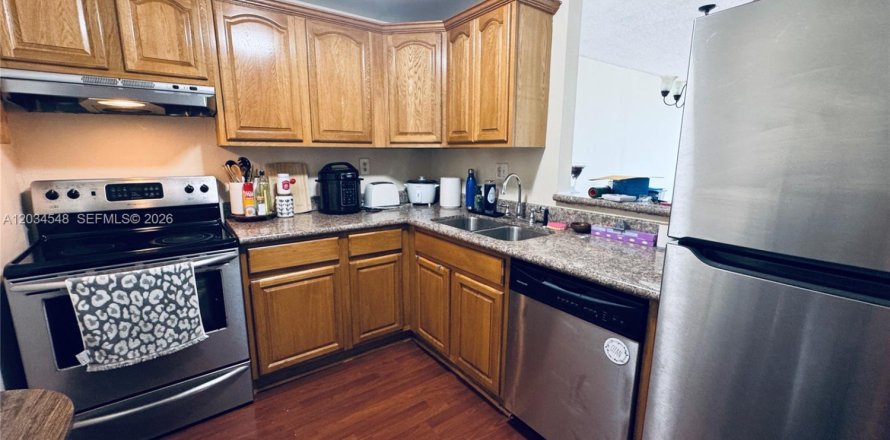 Condo in Miami, Florida, 2 bedrooms  № 2086754
