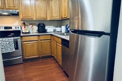 Condo in Miami, Florida, 2 bedrooms  № 2086754 - photo 9
