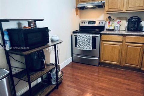 Condo in Miami, Florida, 2 bedrooms  № 2086754 - photo 10