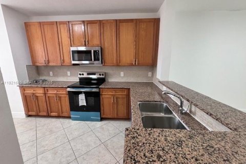 Condominio en venta en Boynton Beach, Florida, 3 dormitorios, 148.74 m2 № 1984587 - foto 16