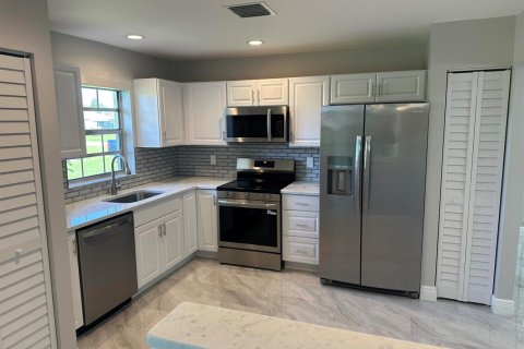 Condominio en venta en St. Lucie, Florida, 2 dormitorios, 114.55 m2 № 2084888 - foto 3