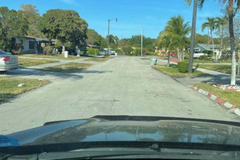 Villa ou maison à vendre à Pompano Beach, Floride: 6 chambres, 141.68 m2 № 1985540 - photo 1