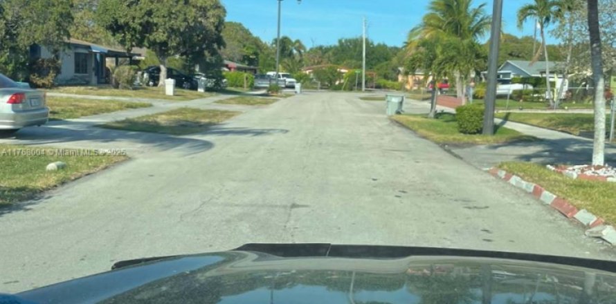 Villa ou maison à Pompano Beach, Floride 6 chambres, 141.68 m2 № 1985540