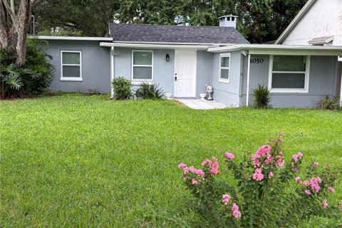 House in Orlando, Florida 2 bedrooms, 119.66 sq.m. № 2324947