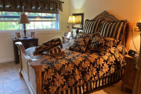 Condo in Hallandale Beach, Florida, 1 bedroom  № 2188913 - photo 17