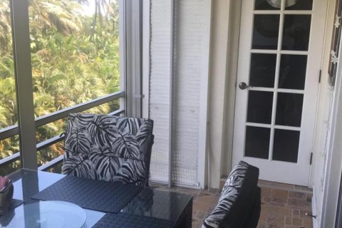 Condo in Hallandale Beach, Florida, 1 bedroom  № 2188913 - photo 14