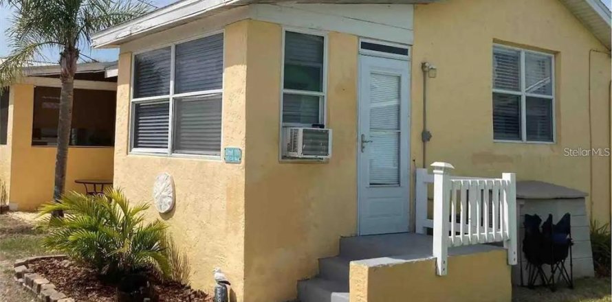 Condominio en New Smyrna Beach, Florida, 1 dormitorio № 1539168