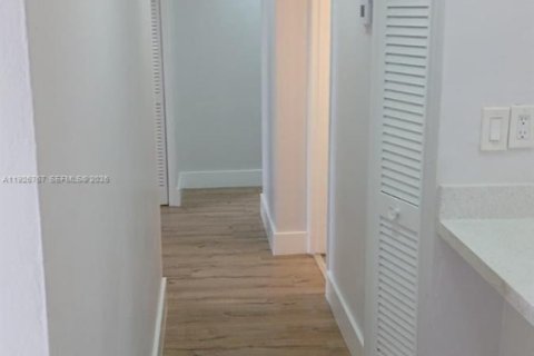 Copropriété à louer à Miami, Floride: 2 chambres, 89.93 m2 № 1986625 - photo 29