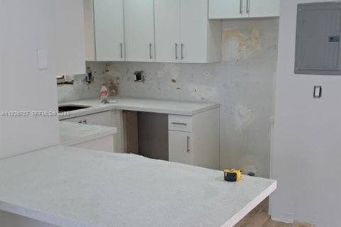 Copropriété à louer à Miami, Floride: 2 chambres, 89.93 m2 № 1986625 - photo 2