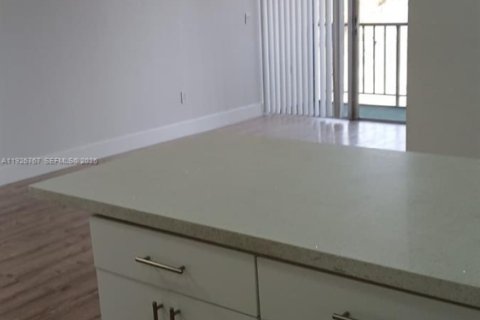 Copropriété à louer à Miami, Floride: 2 chambres, 89.93 m2 № 1986625 - photo 30