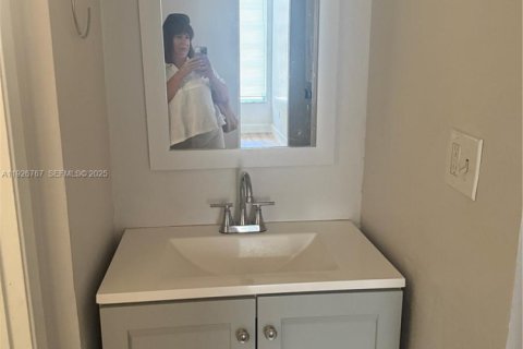 Copropriété à louer à Miami, Floride: 2 chambres, 89.93 m2 № 1986625 - photo 16