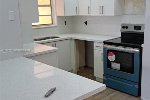 Copropriété à louer à Miami, Floride: 2 chambres, 89.93 m2 № 1986625 - photo 10