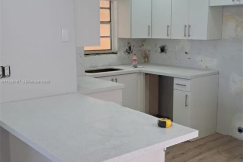 Copropriété à louer à Miami, Floride: 2 chambres, 89.93 m2 № 1986625 - photo 5