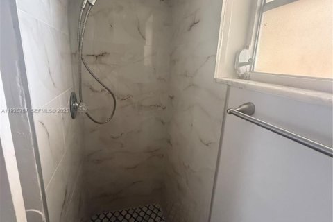 Copropriété à louer à Miami, Floride: 2 chambres, 89.93 m2 № 1986625 - photo 17