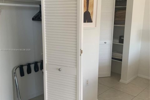 Copropriété à vendre à Miami, Floride: 1 chambre, 68.28 m2 № 1968195 - photo 28