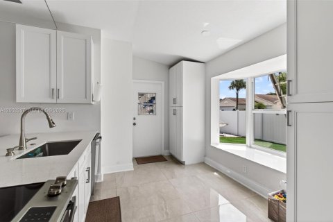 House in Boynton Beach, Florida 3 bedrooms, 140.75 sq.m. № 2068840 - photo 27