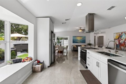 House in Boynton Beach, Florida 3 bedrooms, 140.75 sq.m. № 2068840 - photo 25