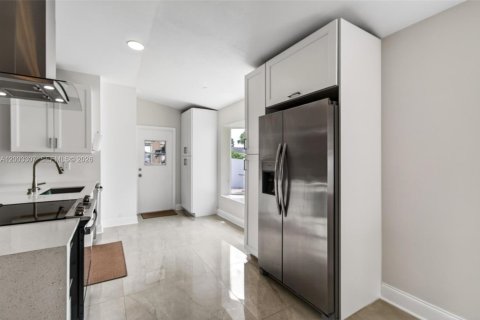 House in Boynton Beach, Florida 3 bedrooms, 140.75 sq.m. № 2068840 - photo 22