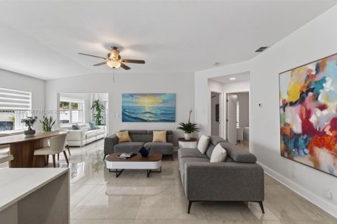 House in Boynton Beach, Florida 3 bedrooms, 140.75 sq.m. № 2068840 - photo 10