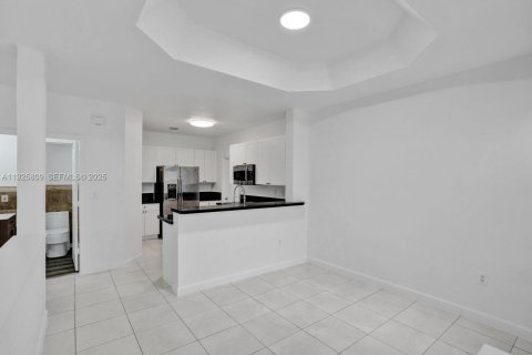 Купить виллу или дом в Дорал, Флорида 4 спальни, 195.56м2, № 1986836 - фото 11