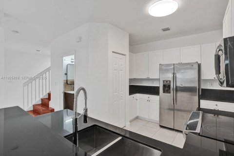 Купить виллу или дом в Дорал, Флорида 4 спальни, 195.56м2, № 1986836 - фото 15