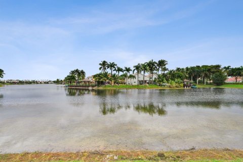 Купить виллу или дом в Дорал, Флорида 4 спальни, 195.56м2, № 1986836 - фото 26