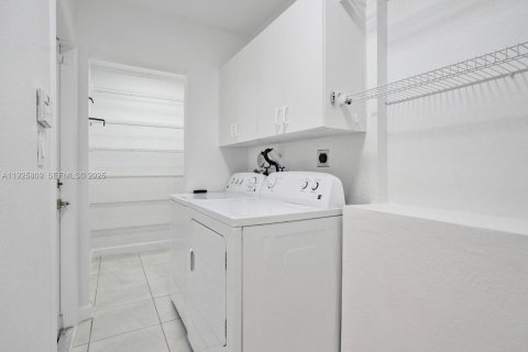 Купить виллу или дом в Дорал, Флорида 4 спальни, 195.56м2, № 1986836 - фото 19