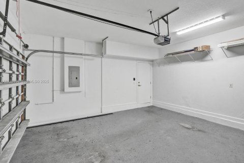 Купить виллу или дом в Дорал, Флорида 4 спальни, 195.56м2, № 1986836 - фото 21