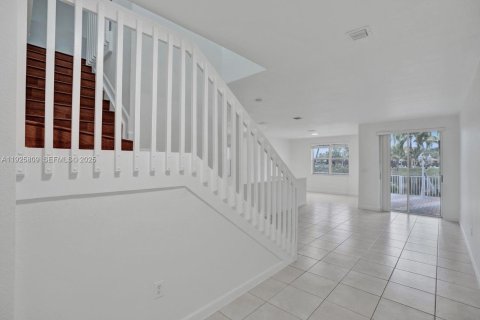 Купить виллу или дом в Дорал, Флорида 4 спальни, 195.56м2, № 1986836 - фото 5