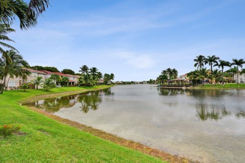 Купить виллу или дом в Дорал, Флорида 4 спальни, 195.56м2, № 1986836 - фото 25