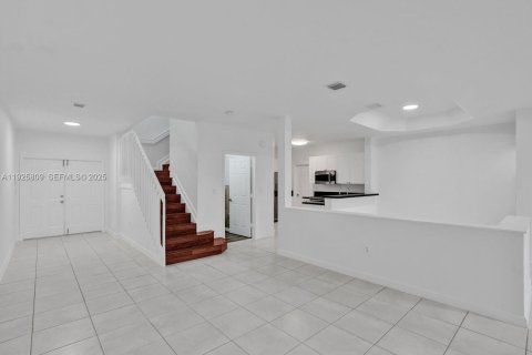 Купить виллу или дом в Дорал, Флорида 4 спальни, 195.56м2, № 1986836 - фото 6