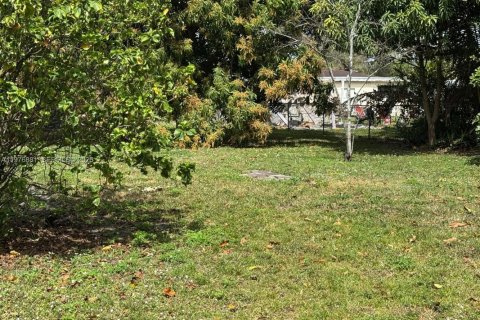 Снять в аренду виллу или дом в Норт-Майами-Бич, Флорида 3 спальни, 113.34м2, № 2045974 - фото 4