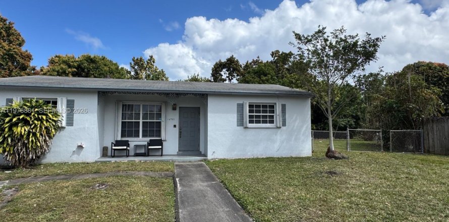 Дом в Норт-Майами-Бич, Флорида 3 спальни, 113.34м2 № 2045974