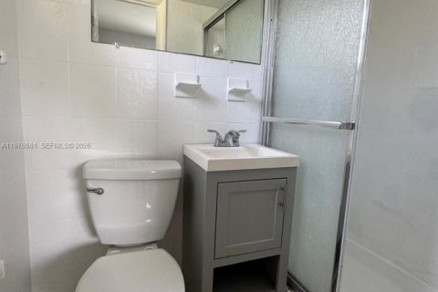 Снять в аренду виллу или дом в Норт-Майами-Бич, Флорида 3 спальни, 113.34м2, № 2045974 - фото 7