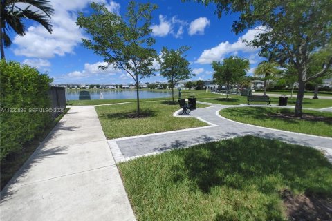 Touwnhouse à vendre à Homestead, Floride: 3 chambres, 137.77 m2 № 2039043 - photo 16