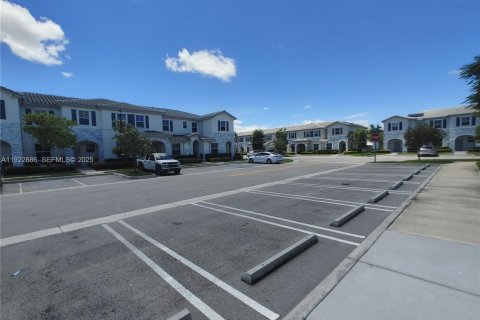 Touwnhouse à vendre à Homestead, Floride: 3 chambres, 137.77 m2 № 2039043 - photo 30