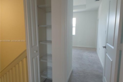Touwnhouse à vendre à Homestead, Floride: 3 chambres, 137.77 m2 № 2039043 - photo 4