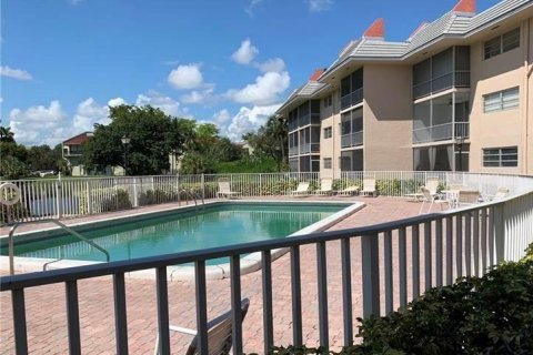 Condominio en venta en Coral Springs, Florida, 3 dormitorios, 149.11 m2 № 1172085 - foto 1