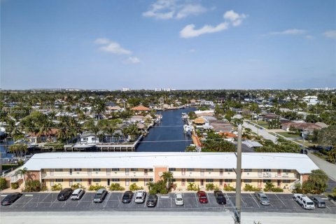 Condominio en Pompano Beach, Florida, 1 dormitorio  № 2010856