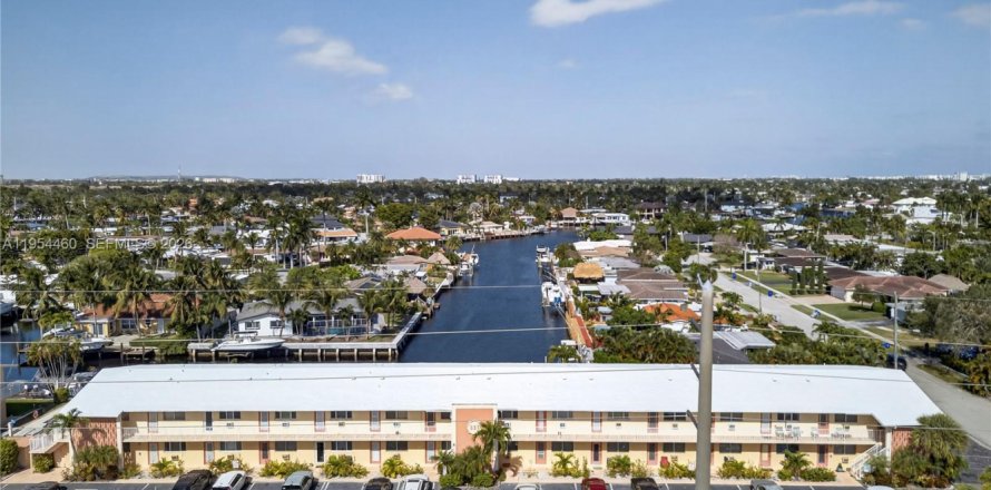Condominio en Pompano Beach, Florida, 1 dormitorio  № 2010856