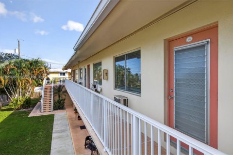 Condominio en venta en Pompano Beach, Florida, 1 dormitorio, 51.1 m2 № 2010856 - foto 23