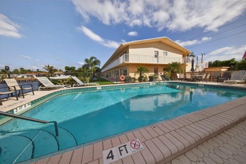 Condominio en venta en Pompano Beach, Florida, 1 dormitorio, 51.1 m2 № 2010856 - foto 28
