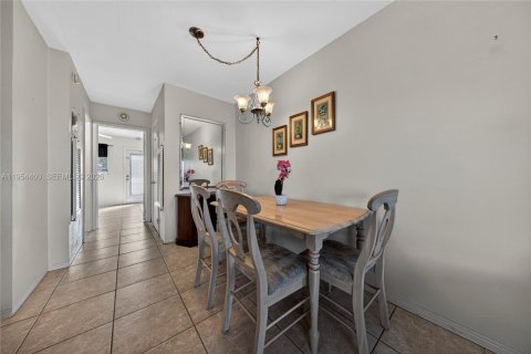 Condominio en venta en Pompano Beach, Florida, 1 dormitorio, 51.1 m2 № 2010856 - foto 11
