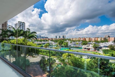 Кондоминиум с 1 спальней в Авентура, Флорида № 2045451