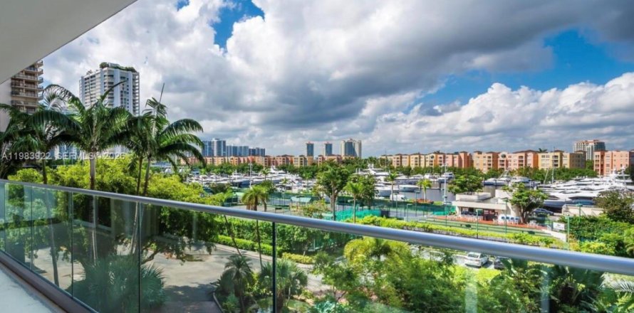 Кондоминиум с 1 спальней в Авентура, Флорида № 2045451