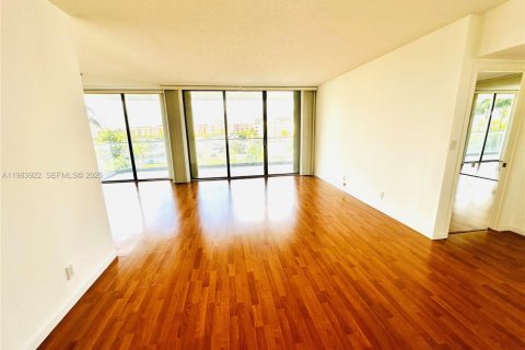 Снять в аренду кондоминиум в Авентура, Флорида 1 спальня, 100.06м2, № 2045451 - фото 4